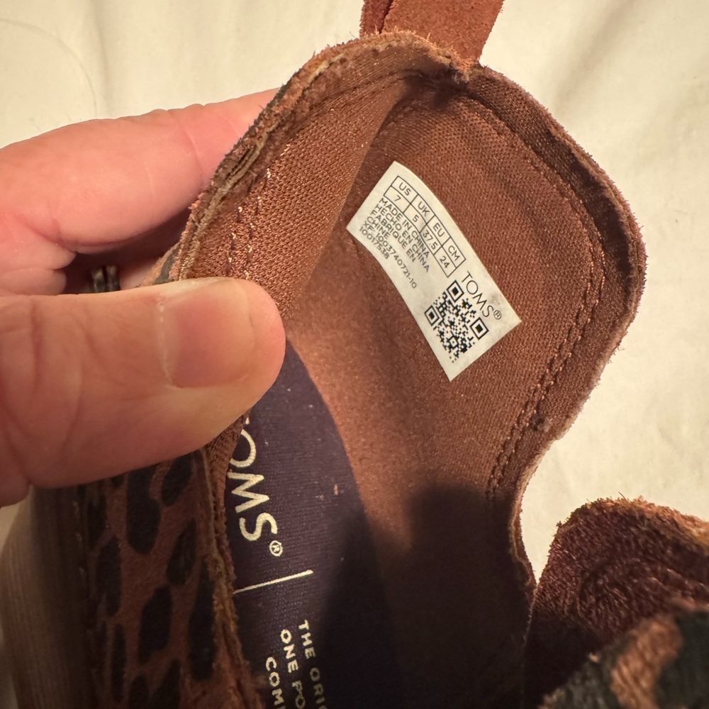 TOMS Kallie wedge bootie in a leopard print suede - Picture 5 of 5